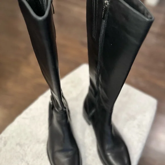 Like NEW✨La CANADIENNE Black Ridding Boots with Smooth Leather and Rounded Toe